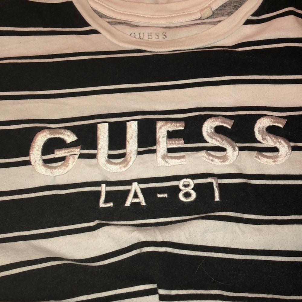 Guess tee
